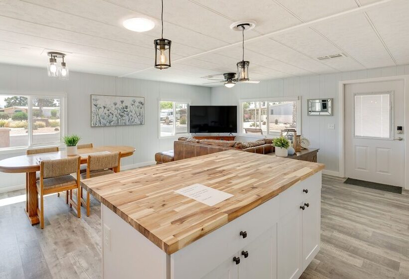 Sun Lakes Vacation Rental: Bbq Grill & Pool Access