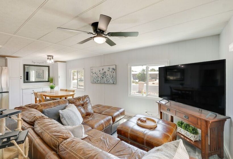 Sun Lakes Vacation Rental: Bbq Grill & Pool Access