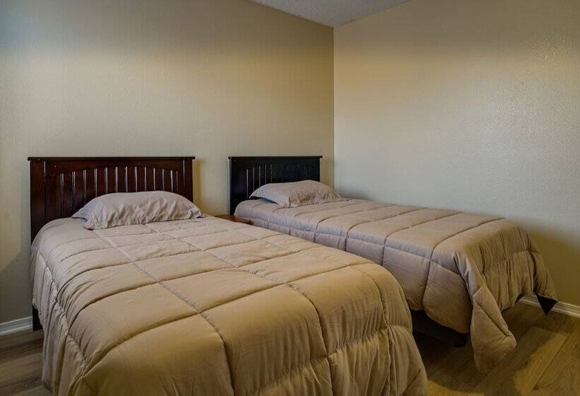 Sunny El Paso Home W/ Private Yard!