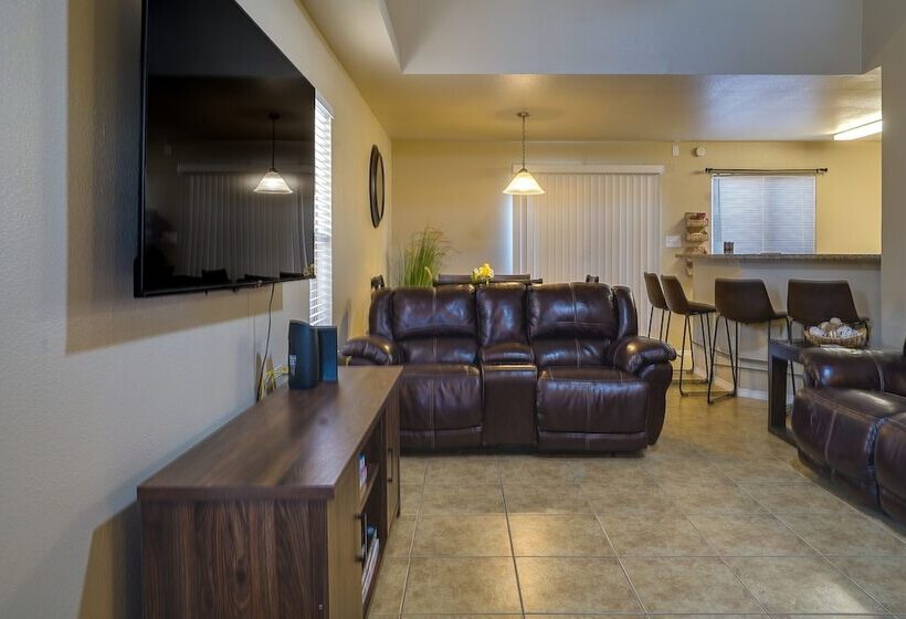 Sunny El Paso Home W/ Private Yard!