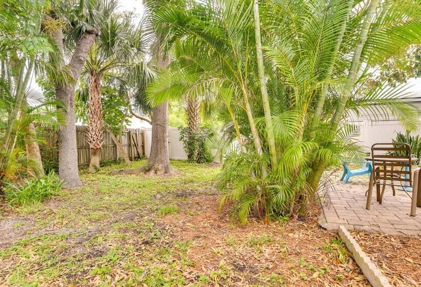 Sunny Florida Escape   Patio & Grill, Near Beaches