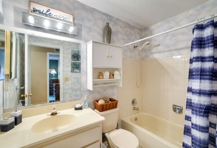 Near Busch Gardens: Sunny Florida Retreat W/ Pool!