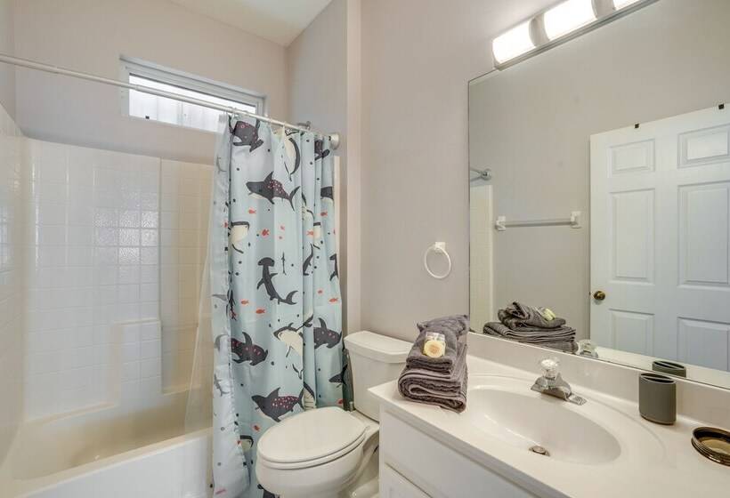 Sunny Fort Myers Home W/ Heated Pool!