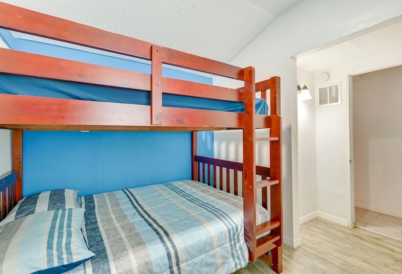 Sunny Hudson Home W/ Private Yard & Fire Pit!