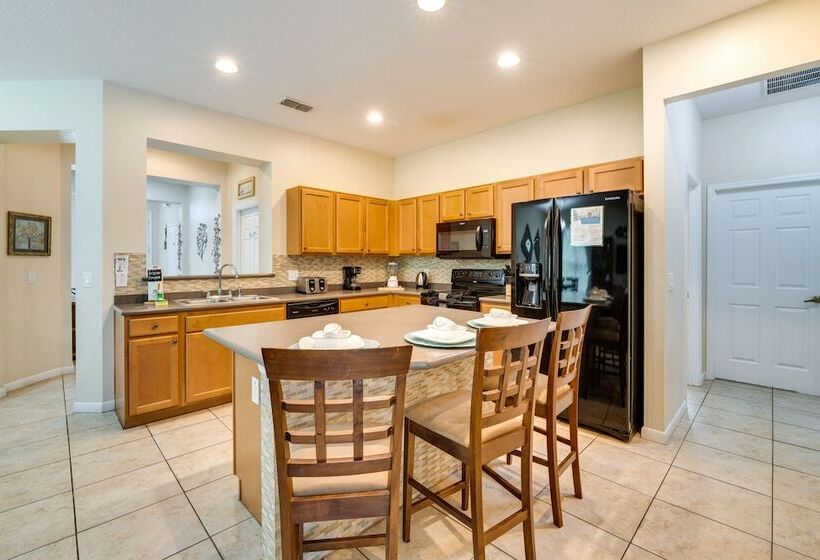 10 Mi To Disney: Home W/ Game Room & Lanai!