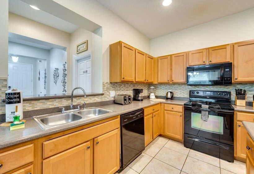 10 Mi To Disney: Home W/ Game Room & Lanai!