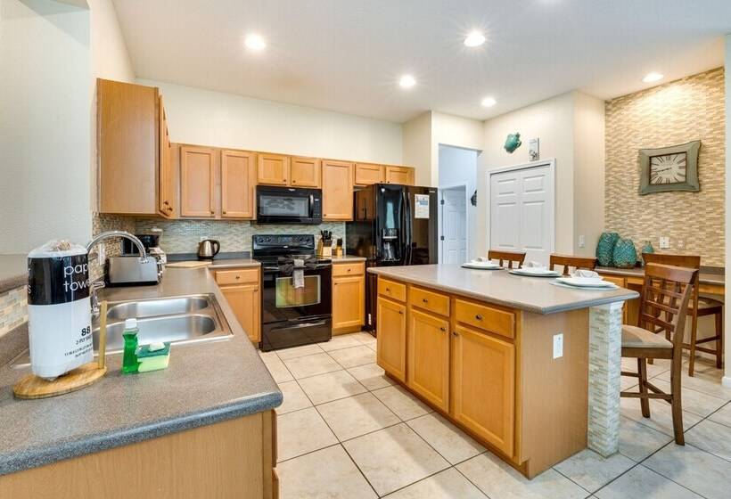 10 Mi To Disney: Home W/ Game Room & Lanai!