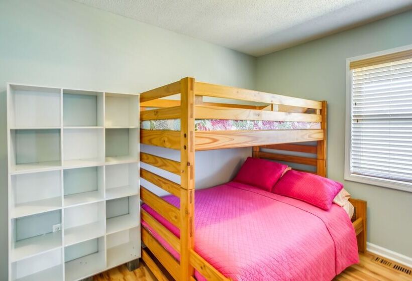 Steps To Beach: Surf City Vacation Rental!