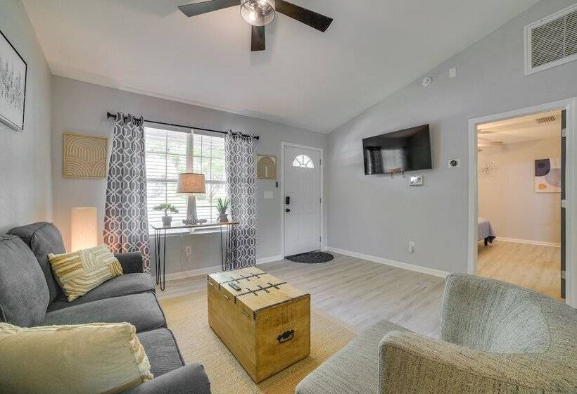 Tallahassee Home W/ Private Deck: 4 Mi To Downtown