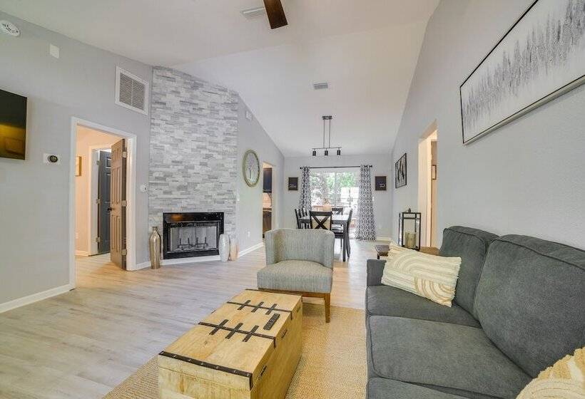 Tallahassee Home W/ Private Deck: 4 Mi To Downtown