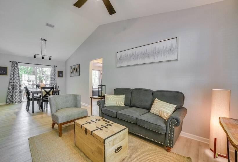 Tallahassee Home W/ Private Deck: 4 Mi To Downtown