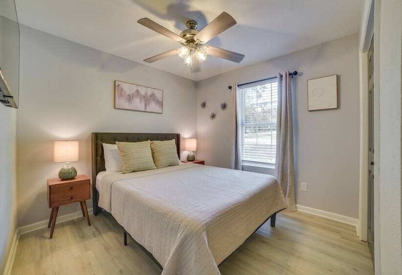 Tallahassee Home W/ Private Deck: 4 Mi To Downtown