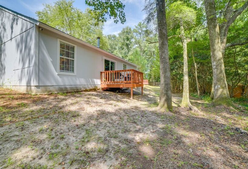 Tallahassee Home W/ Private Deck: 4 Mi To Downtown