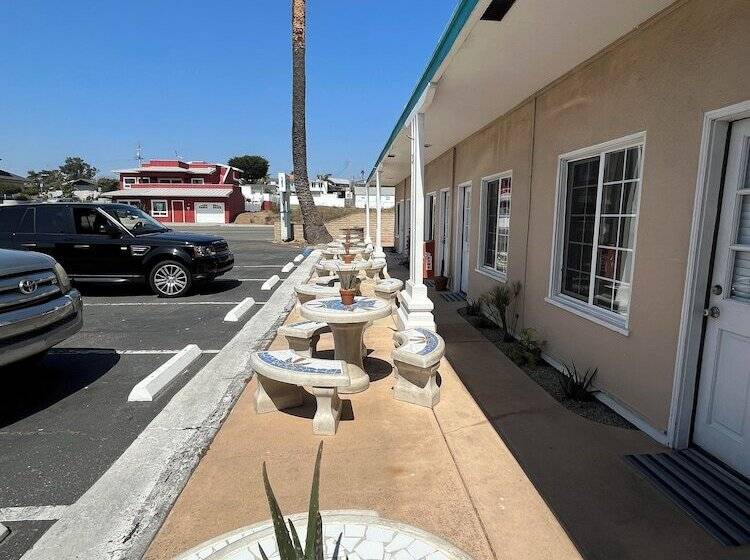 The Cayucos Motel