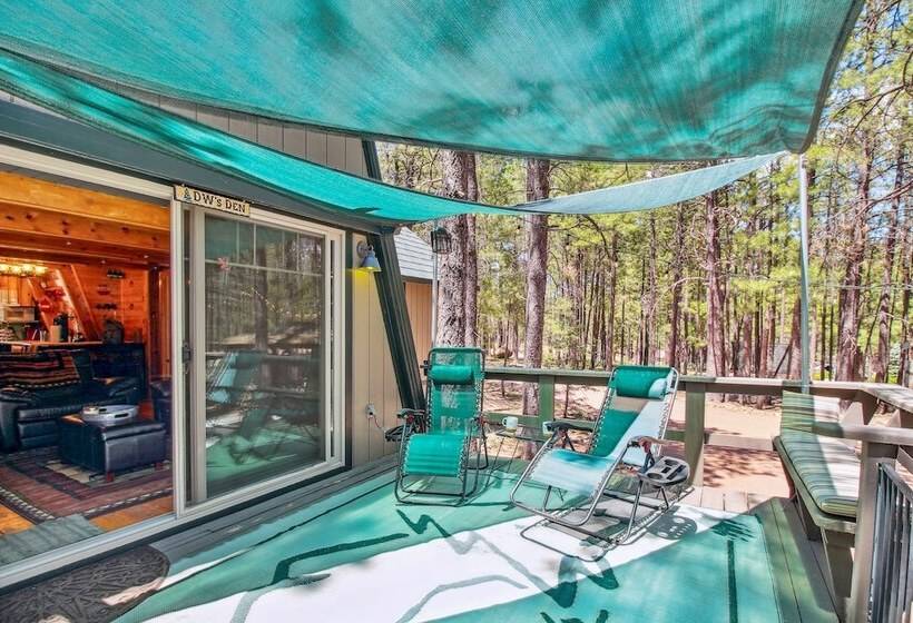 Near Trails: Forest Lake Retreat W/ Backyard Oasis