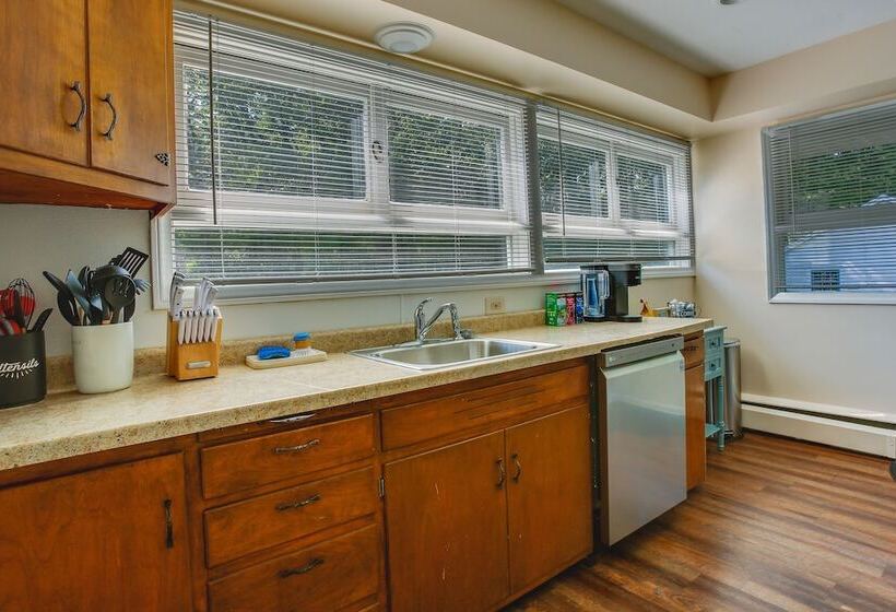 Traverse City Home W/ Fire Pit, Patio + Yard!