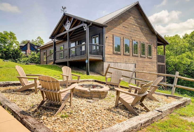 Upscale Sevierville Cabin W/ Hot Tub & Views!