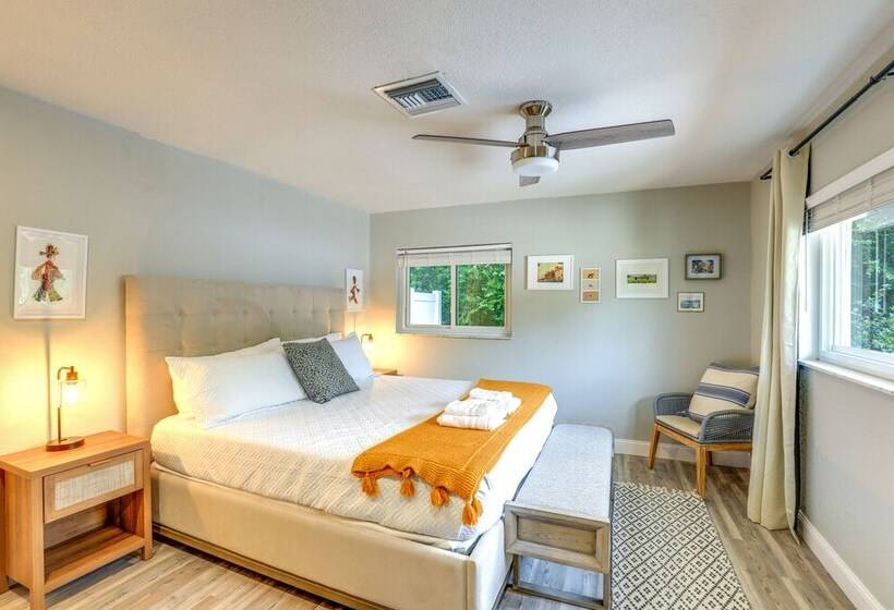 Vero Beach Vacation Rental: Pool & Putting Green!