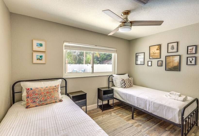 Vero Beach Vacation Rental: Pool & Putting Green!