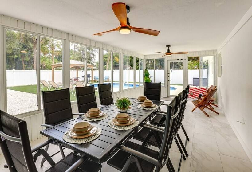Vero Beach Vacation Rental: Pool & Putting Green!