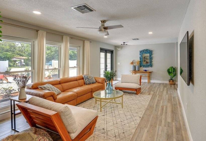 Vero Beach Vacation Rental: Pool & Putting Green!