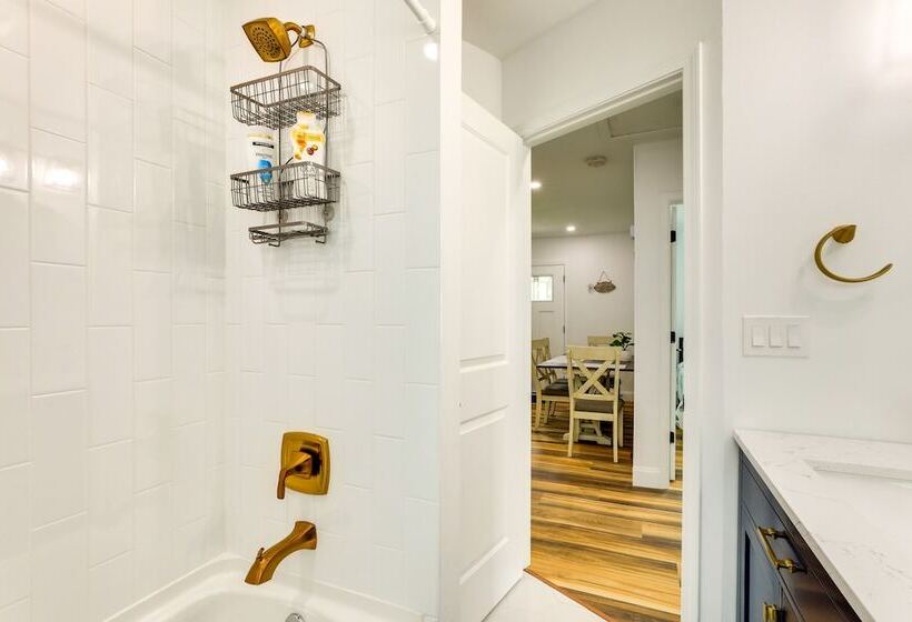 Vibrant Palmetto Vacation Home W/ Patio & Fire Pit