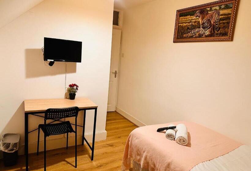 Bed and Breakfast Victorian Woods Bnb