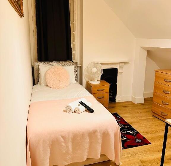 Bed and Breakfast Victorian Woods Bnb