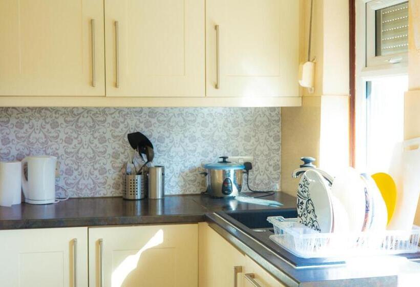 Bed and Breakfast Victorian Woods Bnb