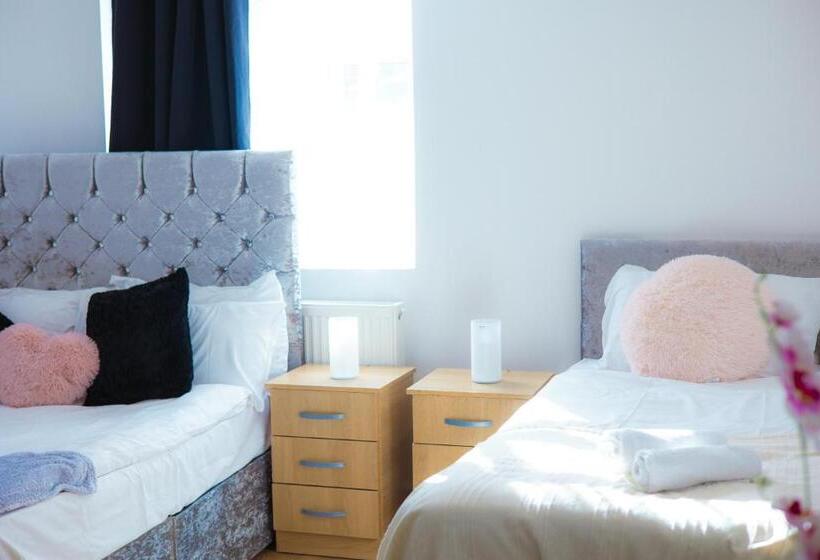 Bed and Breakfast Victorian Woods Bnb