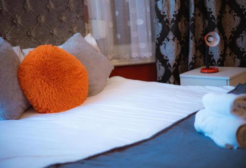 Bed and Breakfast Victorian Woods Bnb