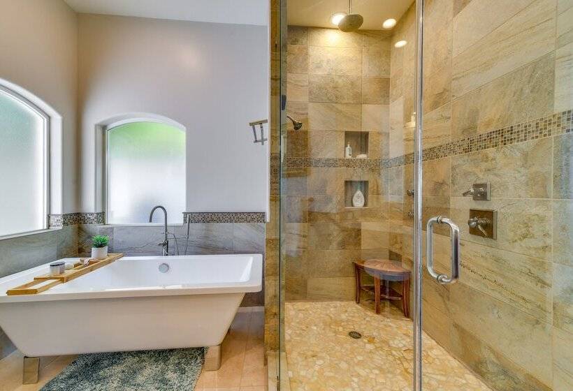 Waterfront Luxury Gilbert Retreat W/ Pool & Spa!