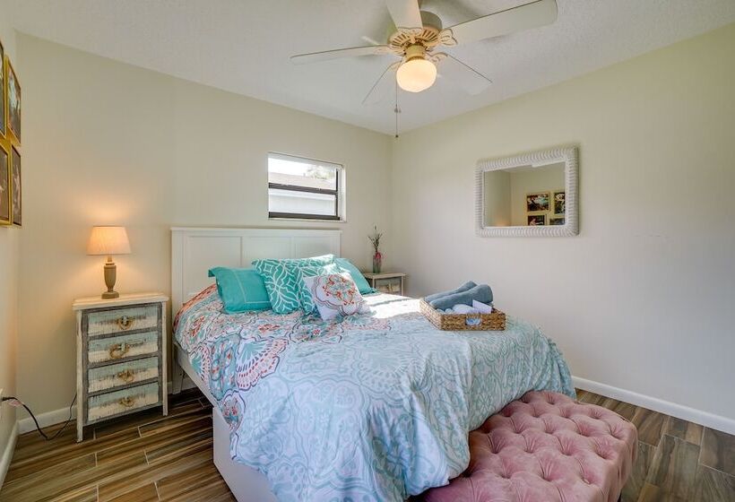 Waterfront Oasis W/ Hot Tub ~ 10 Mi To Dtwn Tampa