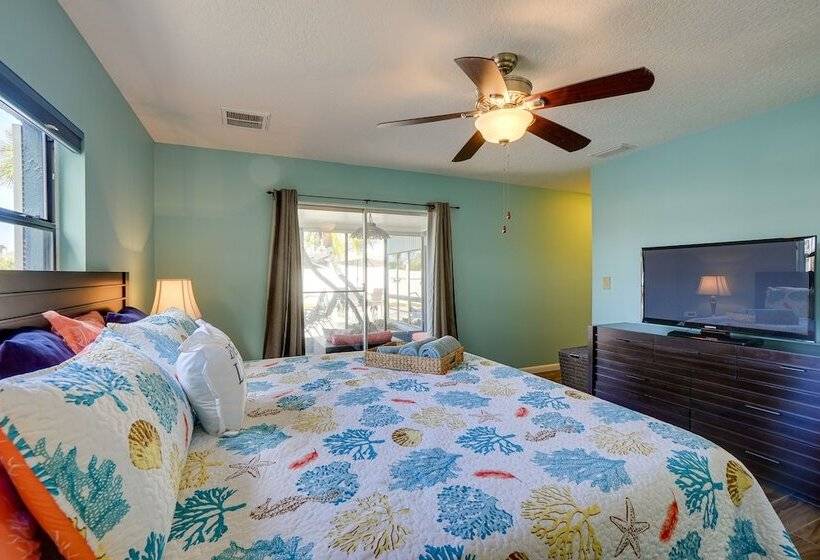 Waterfront Oasis W/ Hot Tub ~ 10 Mi To Dtwn Tampa