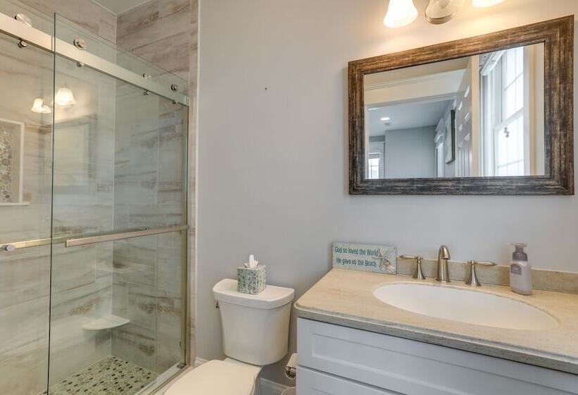 Waterfront Ocean City Escape W/ Large Deck, Pool!