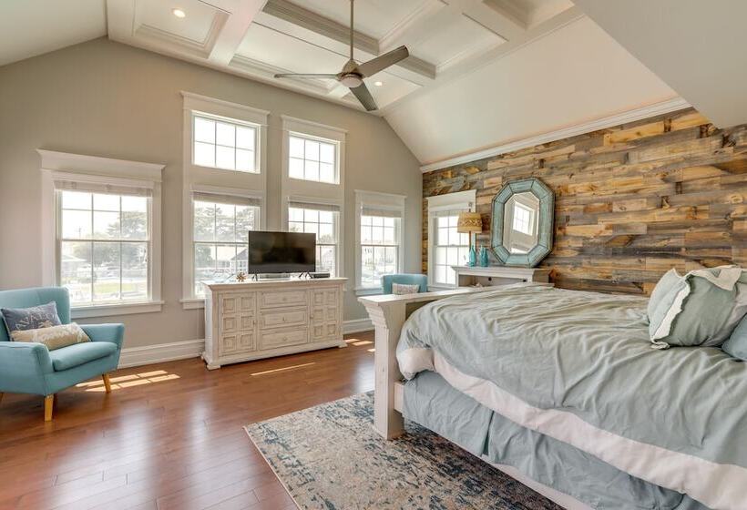 Waterfront Ocean City Escape W/ Large Deck, Pool!