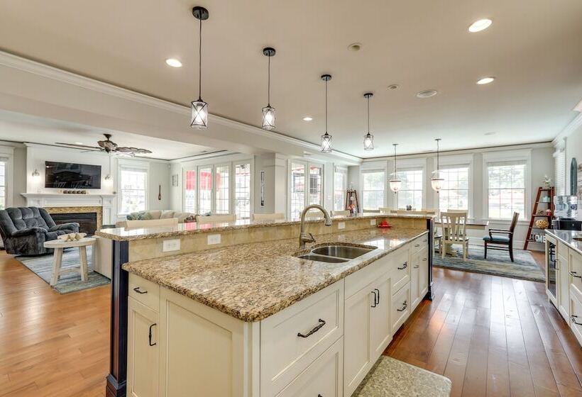 Waterfront Ocean City Escape W/ Large Deck, Pool!