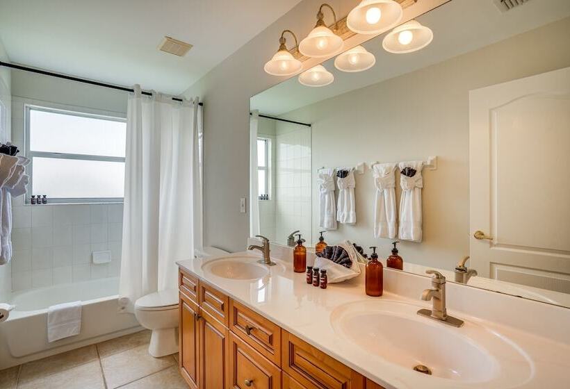 Waterfront Retreat W/ Pool On Caloosahatchee River