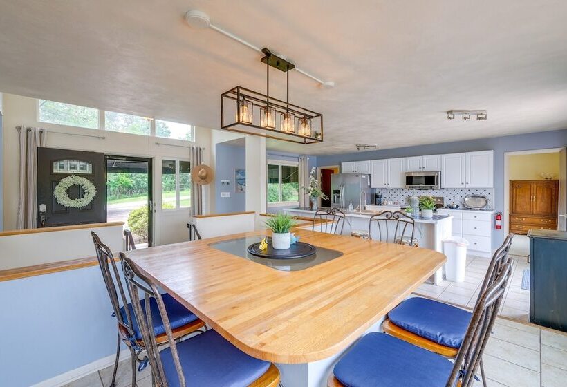 Waterfront Smith Mountain Lake Home W/ Dock!