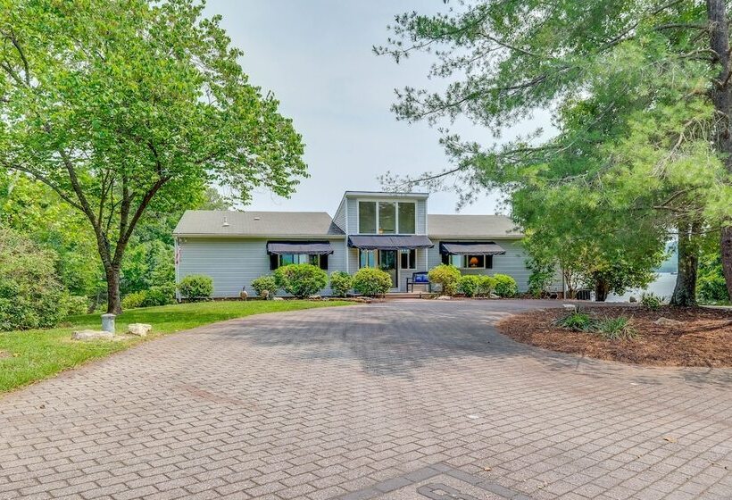 Waterfront Smith Mountain Lake Home W/ Dock!