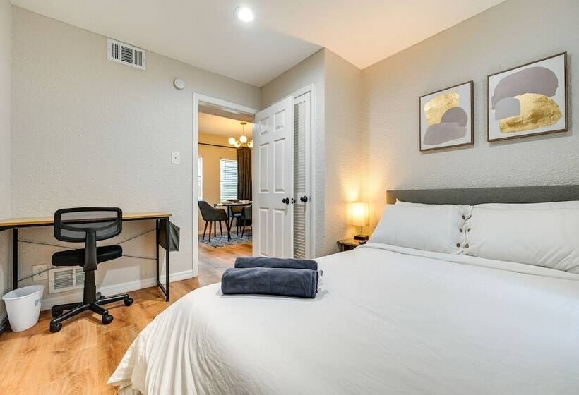 Wfh Friendly Tampa Home Rental: 2 Mi To Downtown!