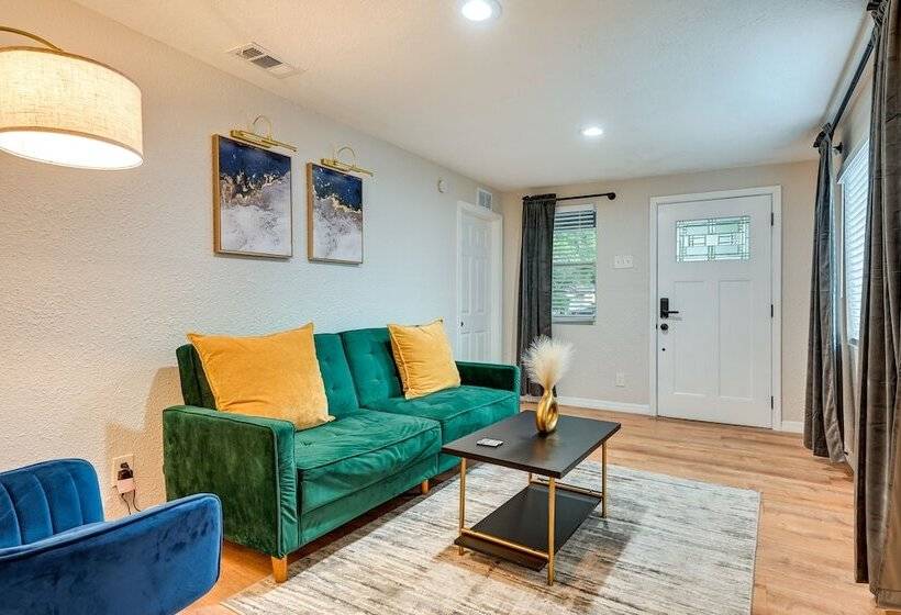 Wfh Friendly Tampa Home Rental: 2 Mi To Downtown!