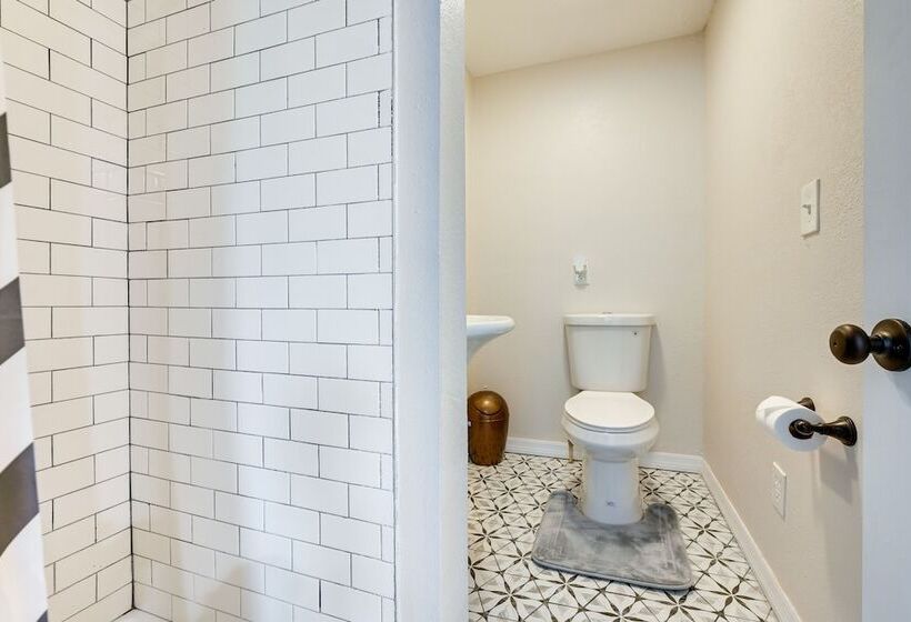 Wfh Friendly Tampa Home Rental: 2 Mi To Downtown!