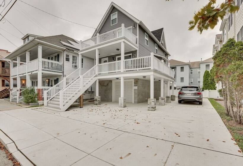 Wildwood Home W/ Deck   Walk To Beach + Boardwalk!