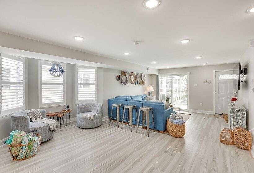 Wildwood Home W/ Deck   Walk To Beach + Boardwalk!