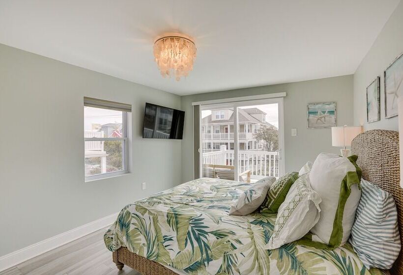 Wildwood Home W/ Deck   Walk To Beach + Boardwalk!