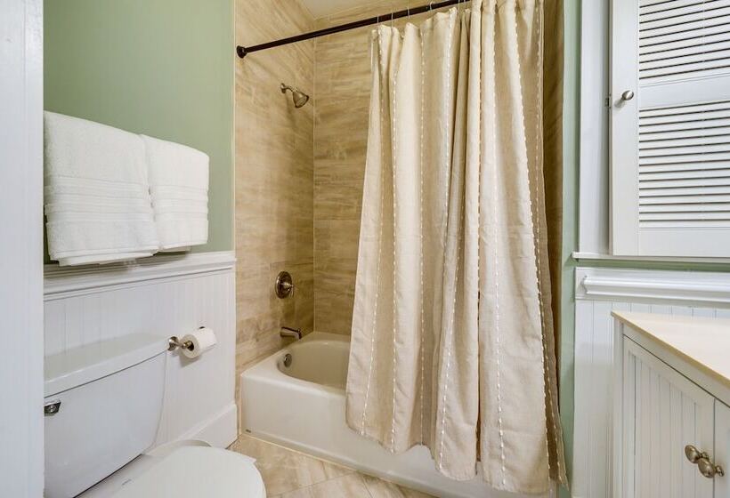 Wilmington Vacation Rental: Close To Riverwalk!