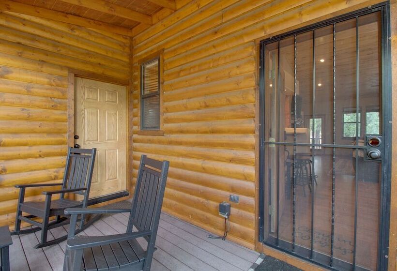 Furnished Deck & Grill: Wooded Torreon Cabin
