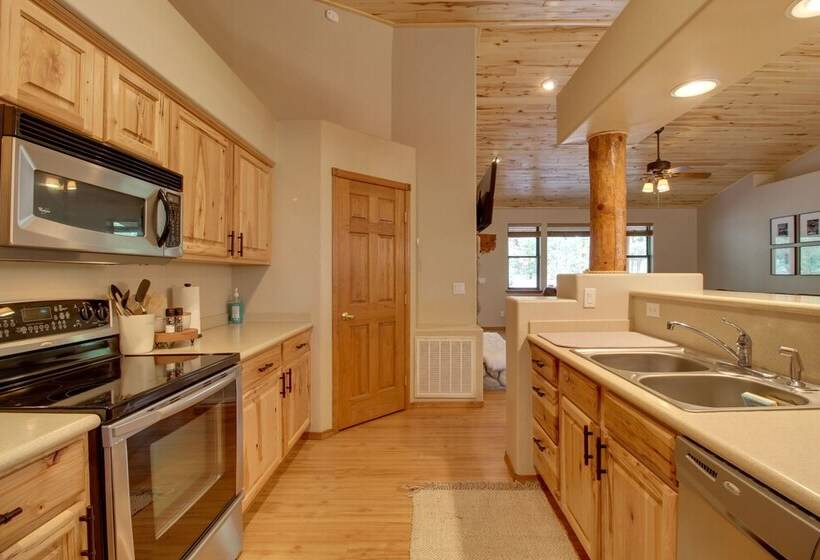 Furnished Deck & Grill: Wooded Torreon Cabin