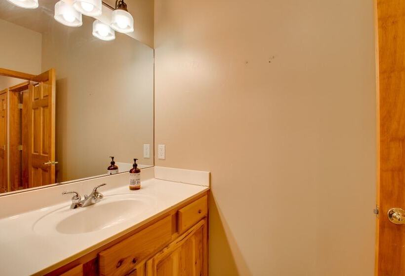 Furnished Deck & Grill: Wooded Torreon Cabin